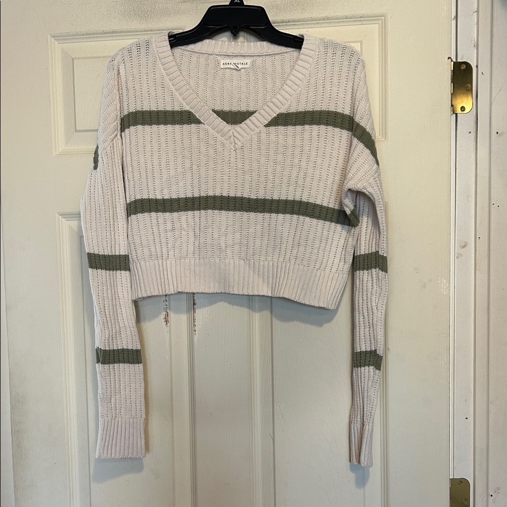 Aeropostale Striped Cropped V-Neck Sweater Size Small